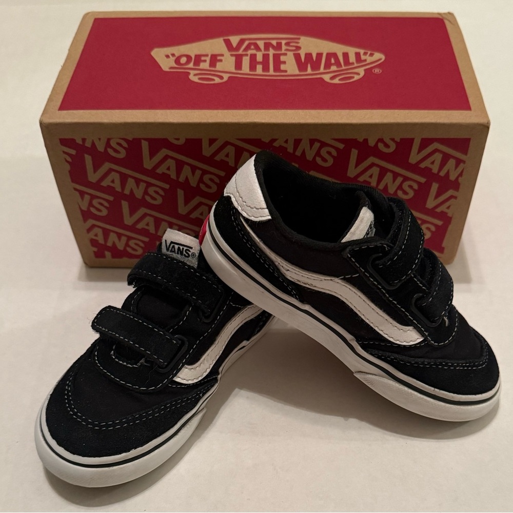 Vans Toddler 9T Brooklyn Sneakers in Classic Black & White